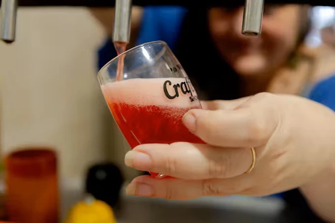 Cerveja Nova Vida a ser servida à pressão no Tap Room